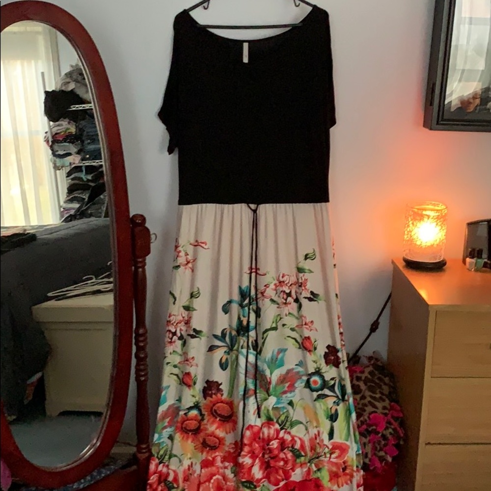 Short sleeve maxi dress